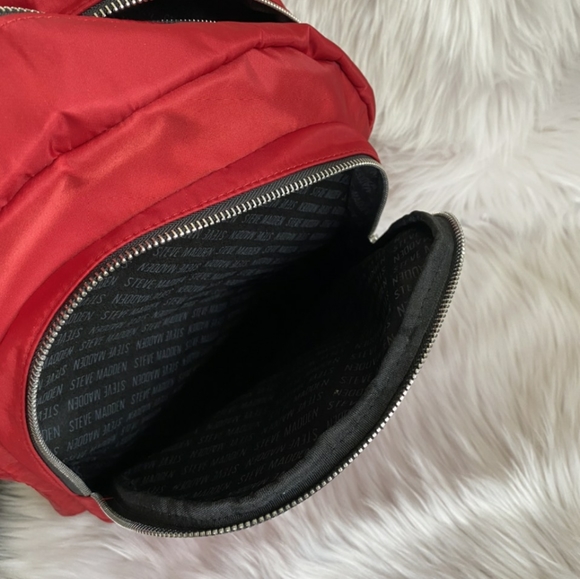 NWT STEVE MADDEN TWO-POCKET BACKPACK SHOULDER BAG - Picture 5 of 6